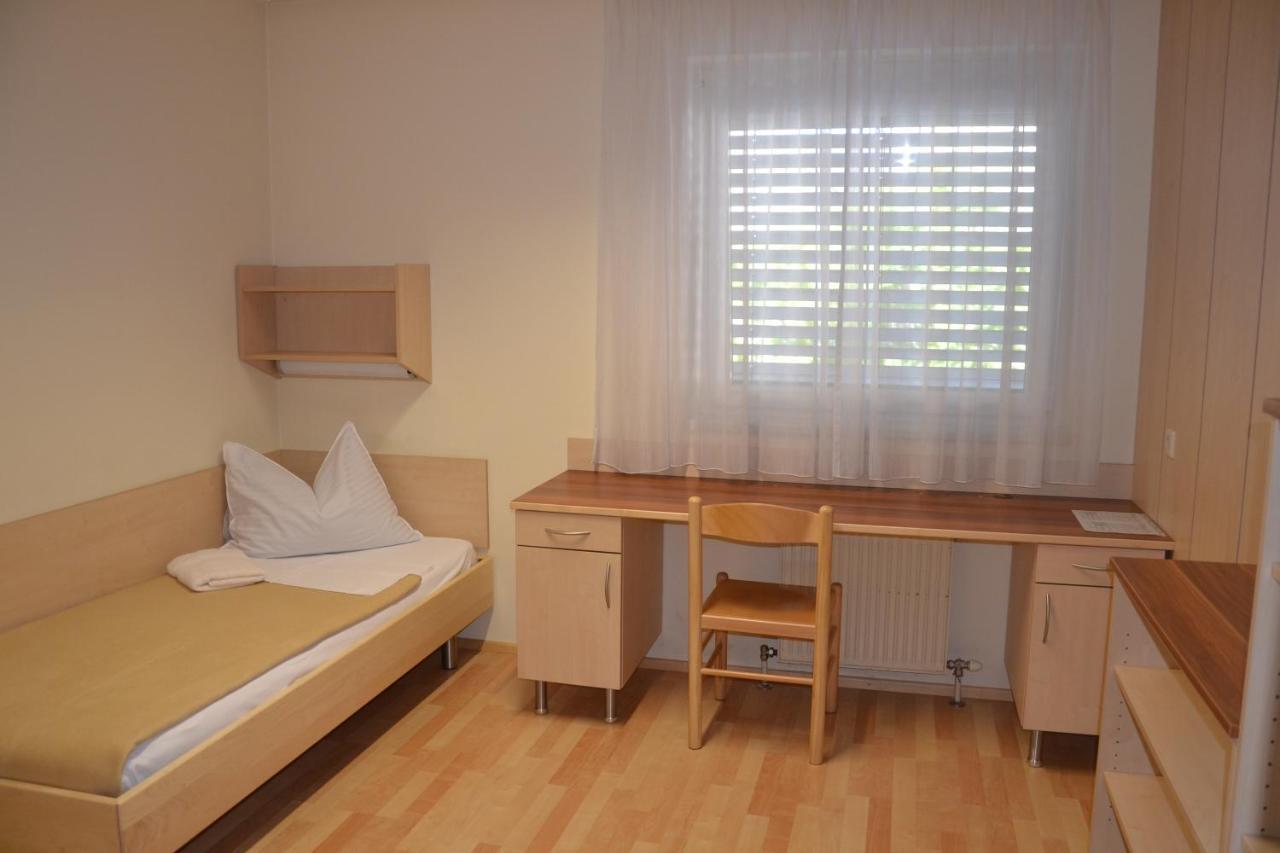 Mladinski Dom - Hostel Klagenfurt am Woerthersee Buitenkant foto